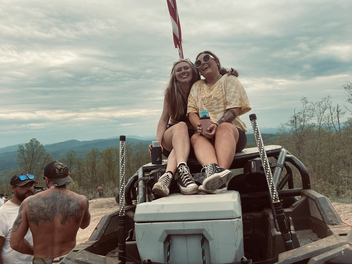 🖤Tess tweet media