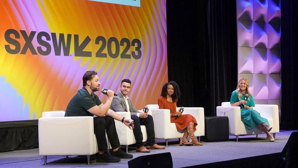 CosmoCalifornie's tweet photo. How 2 Gen Z climate leaders turn their eco-anxiety into action: 'This isn't a fad. This is the future' https://t.co/w2DESE3YG5 https://t.co/cTXQaXfF9W