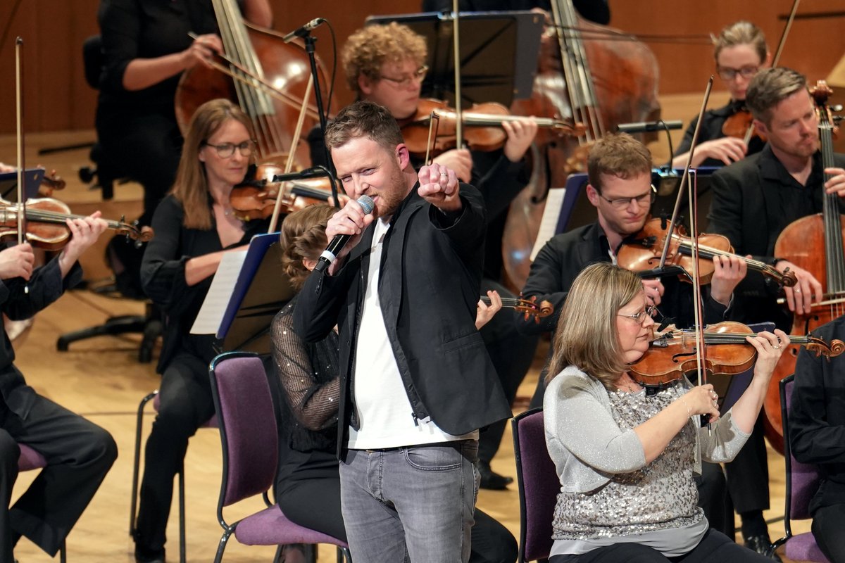 west_end_int's tweet photo. what a night!! our thanks to the phenomenal artists  @emkingston @thedebbiekurup @RicardoAfonsoPT @YoungThacko @alfonsocasadot  and the sensational @the_halle, time warp anyone?!? https://t.co/ALLBHL8qVc