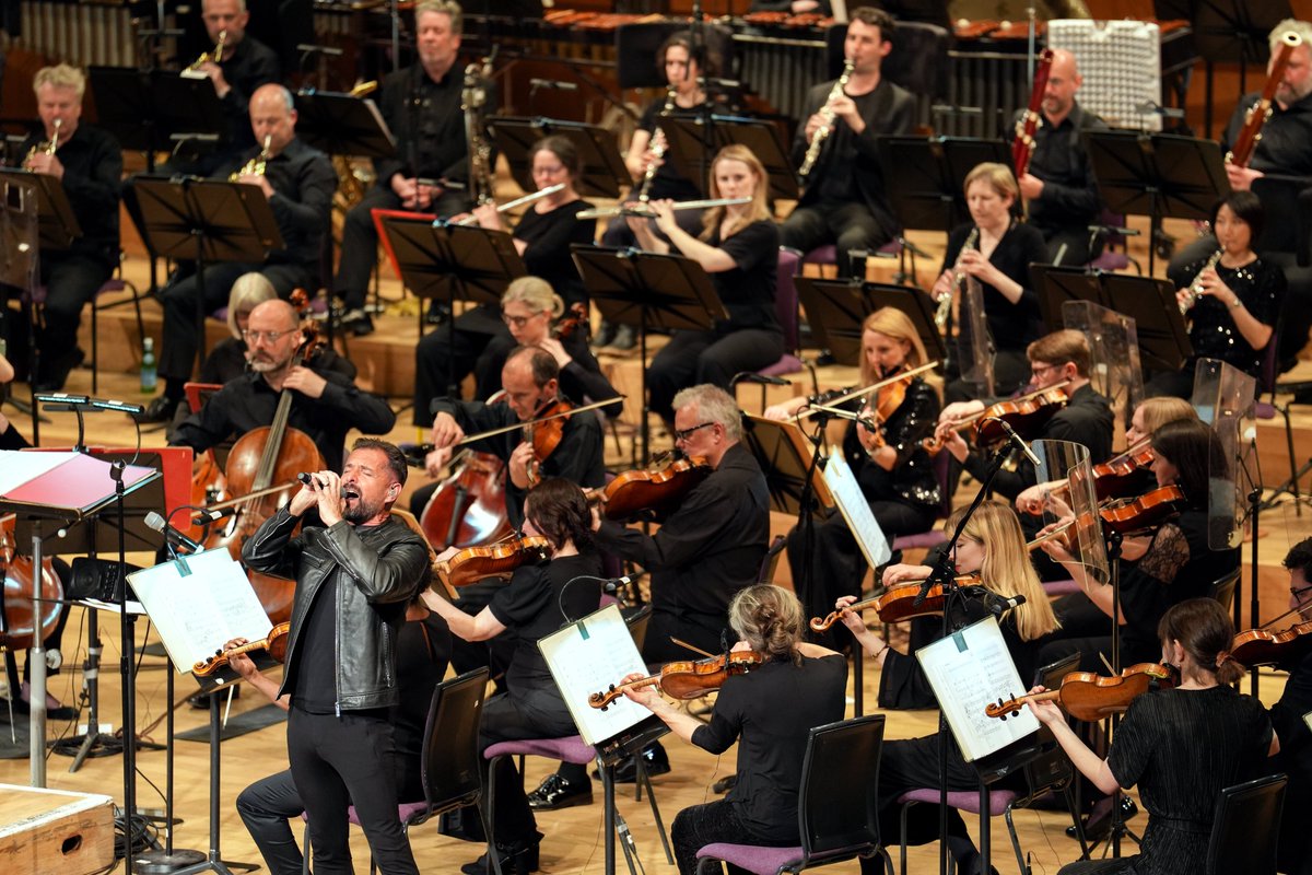 west_end_int's tweet photo. what a night!! our thanks to the phenomenal artists  @emkingston @thedebbiekurup @RicardoAfonsoPT @YoungThacko @alfonsocasadot  and the sensational @the_halle, time warp anyone?!? https://t.co/ALLBHL8qVc