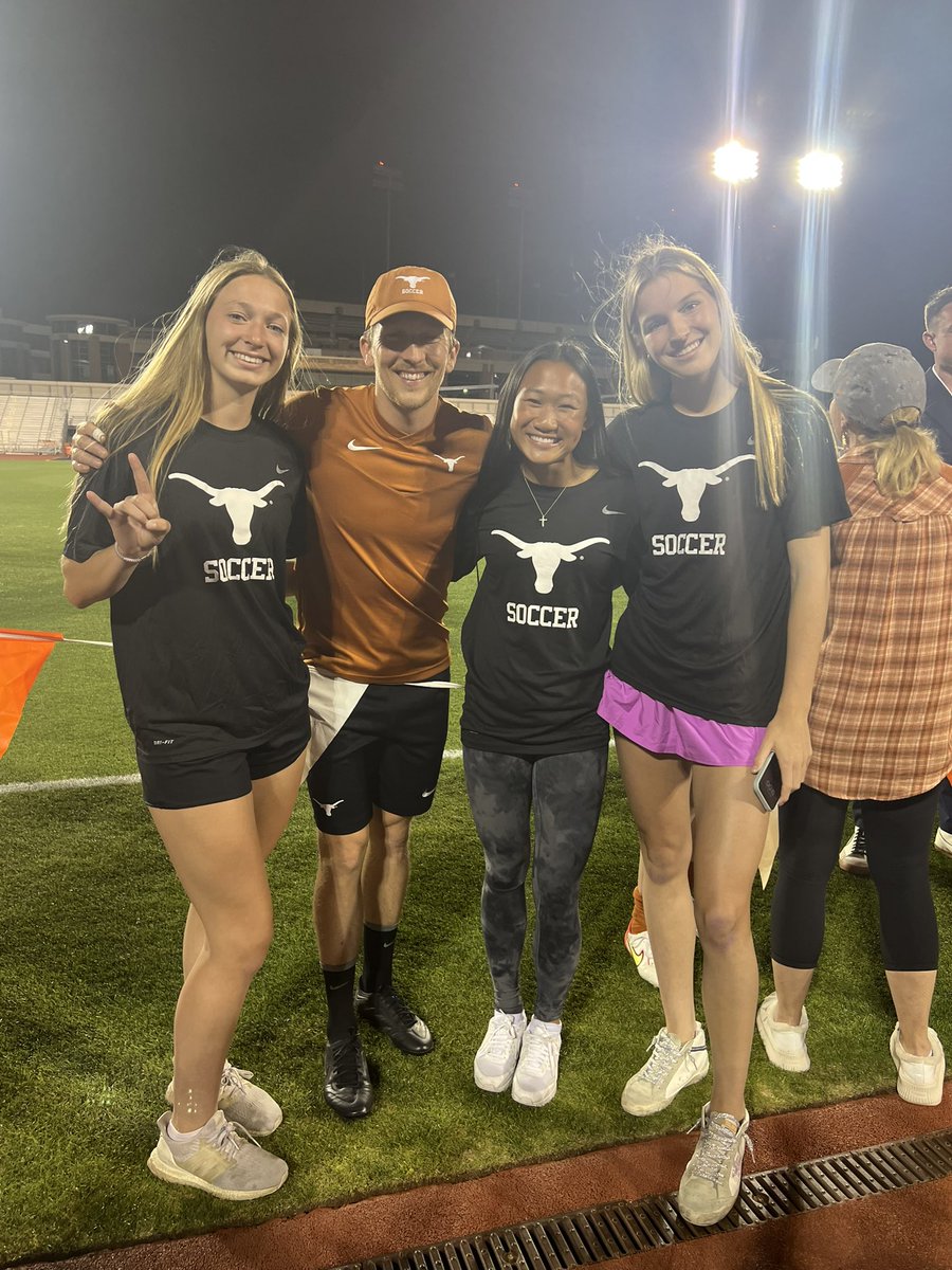 Had an amazing time at the @TexasSoccer ID camp. One of the best run camps at an amazing facility on an incredible campus. Thank you to all of the coaches for making it such a fun experience! @CoachAngeKelly @Lee_Roy1 @MungerBen #HookEm