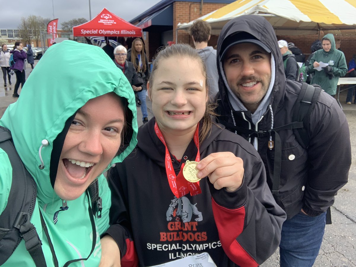 Day #2 of SOILL’s Spring Games and it’s a fun one! Jack rocked it in his 100 M run and got Bronze 🥉 and Katie rushed to the finish line earning Gold 🥇 in the 50 M Assisted Race. Way to go Bulldogs! 🐾☔️🐾🫶🐾