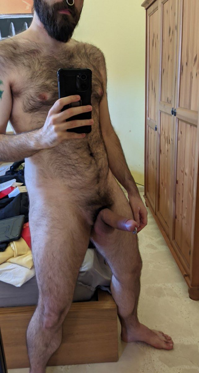 Redhyena93's tweet photo. Full body mirrors are pretty cool https://t.co/Q87eZ3mMyr