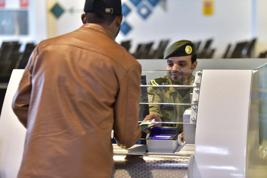 الجوازات السعودية tweet media