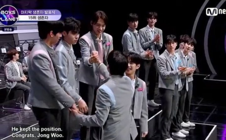 DreamerxN's tweet photo. so he congratulated him, they even held hands

it's funny how yall complain about mn3t evil editing when you are actually doing the same

fr stop doing this, it is damaging even more the image of both of them https://t.co/XlwuWImYq7