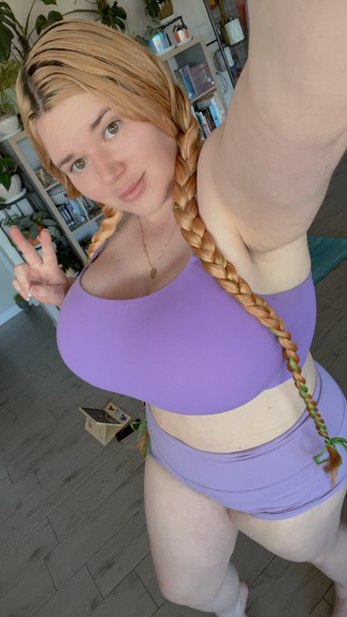 Yoga in 10 over on YouTube. 🥰🌵 https://t.co/rFQv9yEqvR