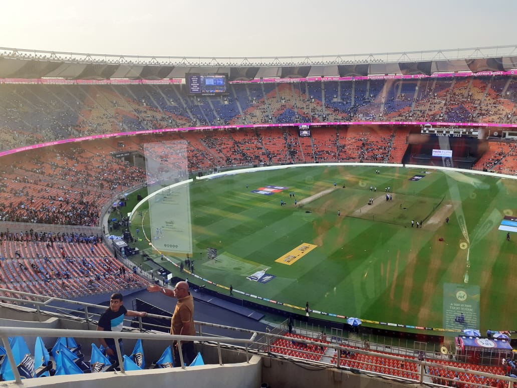 ur4dr's tweet photo. Enjoying IPL at Narendra modi Stadium Ahmedabad thanks @upstox https://t.co/lyLj3wCOXF