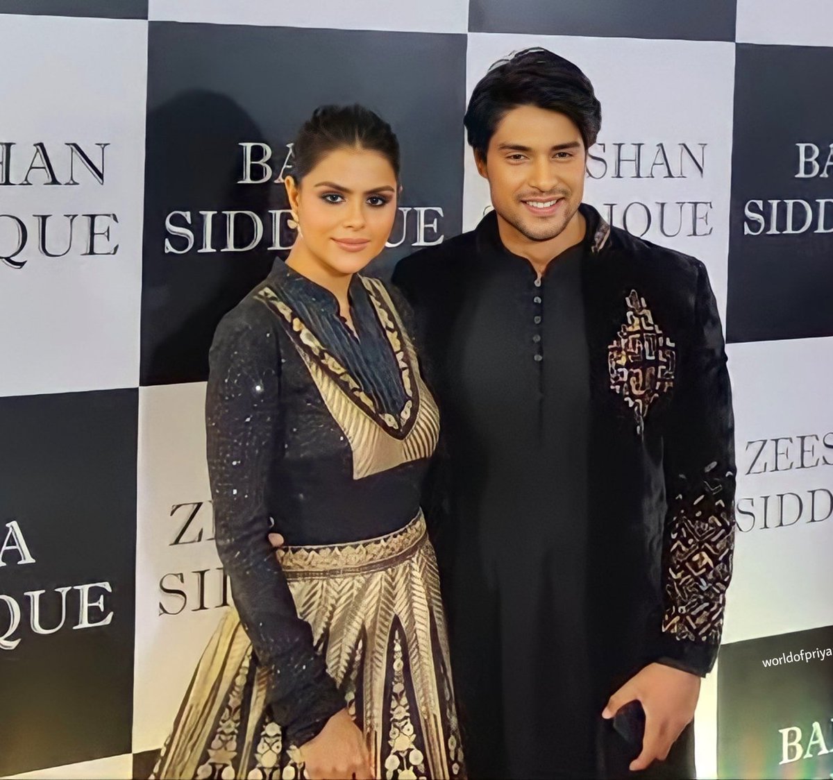 GlitzVision_USA's tweet photo. Priyanka Chahar Choudhary &amp; Ankit Gupta twinning in black &amp; looking absolutely gorgeous as they attend  Baba Siddiqui's Iftar Party today. 

Aren't they giving proper couple vibes 🥰? 

#PriyAnkit #PriyankaChaharChoudharyᅠ #AnkitGupta @ankit_gupta611 @PriyankaChaharO https://t.co/a6vnl99ZG8
