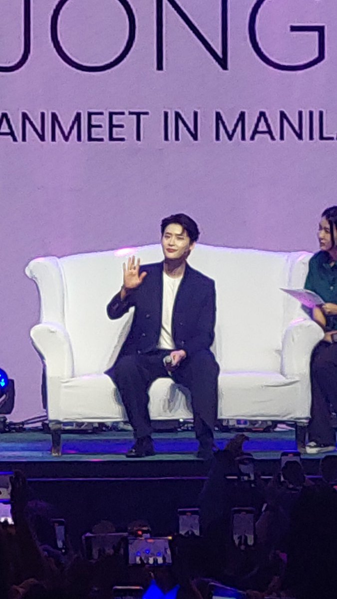 shabummie's tweet photo. Still can't believe I saw him up close during the goodbye session!! #LeeJongSukInManila2023 https://t.co/8duubK6juM