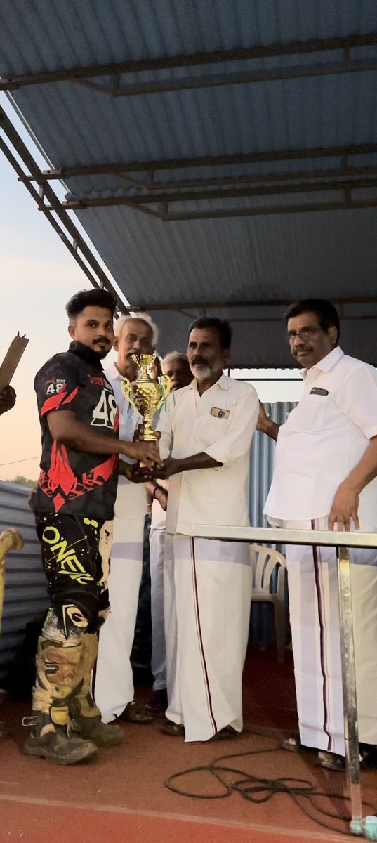 RameesRahmanKA1's tweet photo. Congrats riders ,team workshop48
#workshop48 #WORKSHOP48 #Coimbatore #racedays #winnerscup #SupercrossLIVE #supercross #Indianmotocross @48racingclub @Bunny_bear_47 @fmsci @muthuvalav31577 https://t.co/79Cojj1q02