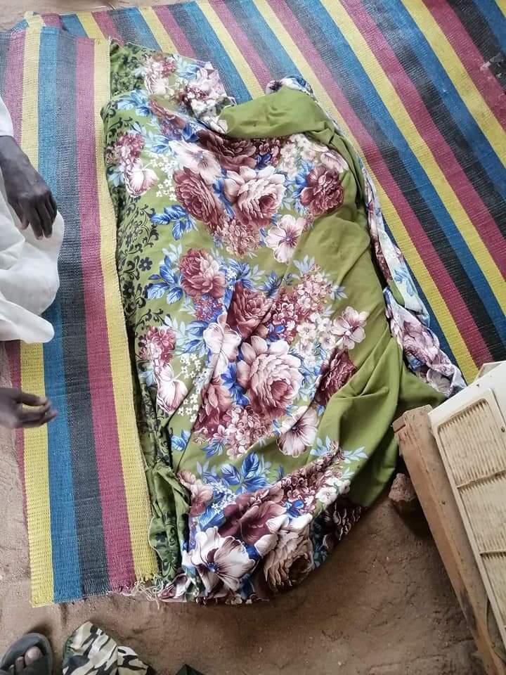 Mohamed05085067's tweet photo. سقطت قذيفة  في منزل المواطن محمد عبدالله في مدينة نيالا حي الثورة غرب مما أدى إلى إستشهاد طفلين وإصابة والدتهم، إنا نحسبهم من الشهداء بإذن الله .. وحسبي الله ونعم الوكيل وإنا لله وإنا إليه راجعون.

#لا_للحرب https://t.co/L5eyteAp3p