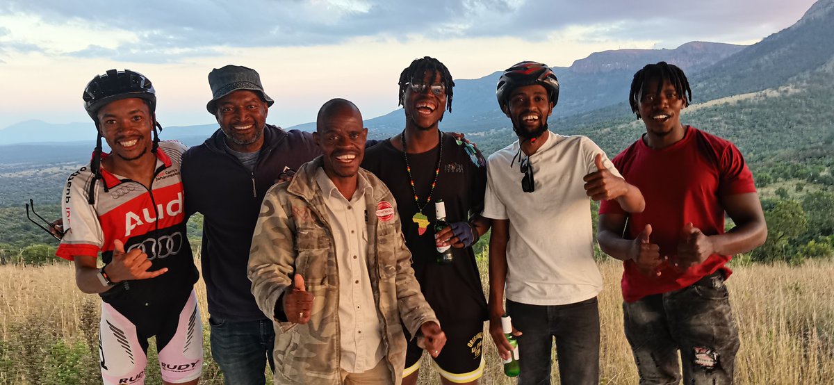 Mpumi_Mtintso's tweet photo. First thing's first, crying π
of course #GoWithApex π΄πΏββοΈ for the win bro. https://t.co/9hXwVBkmZM
