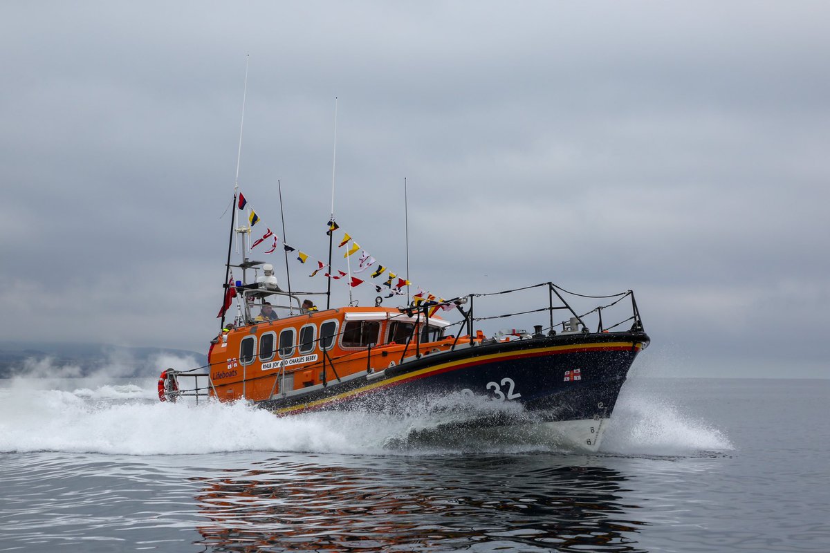 Berwick-upon-Tweed lifeboat crew launch the Mersey class lifeboat 12-32 Joy and Charles Beeby for the final time as it leaves station, escorted by the neighbouring stations. The RNLI are withdrawing the all weather boat to be replaced with an inshore boat. #lifeboat #rnli