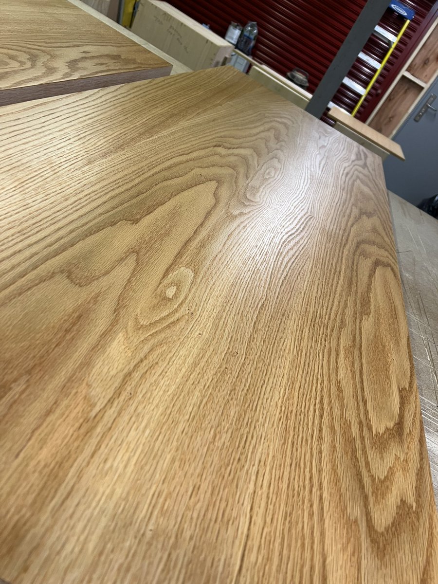Long gone are the days of solid timber furniture, but I still like to use it where possible, it really adds a sense of depth and quality to furniture. Natural grain and even a few faults here and there. #cabinetmaker #fittedfurniture #bespokejoinery #stalbans #harpenden #woburn