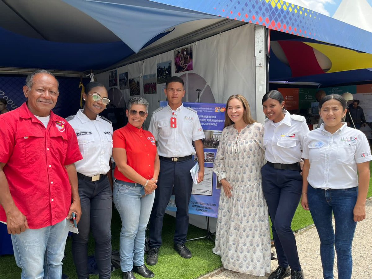 Derecho_paz's tweet photo. El Paseo Los Próceres es el lugar donde puedes conocer los mecanismos que implementa el Gobierno Revolucionario para garantizar la mayor suma de felicidad posible. Visita el stand del @mppsp_vzla y conoce los trabajos ejecutados con mano de obra penitenciaria. #JusticiayPaz https://t.co/GV48AVUiTr