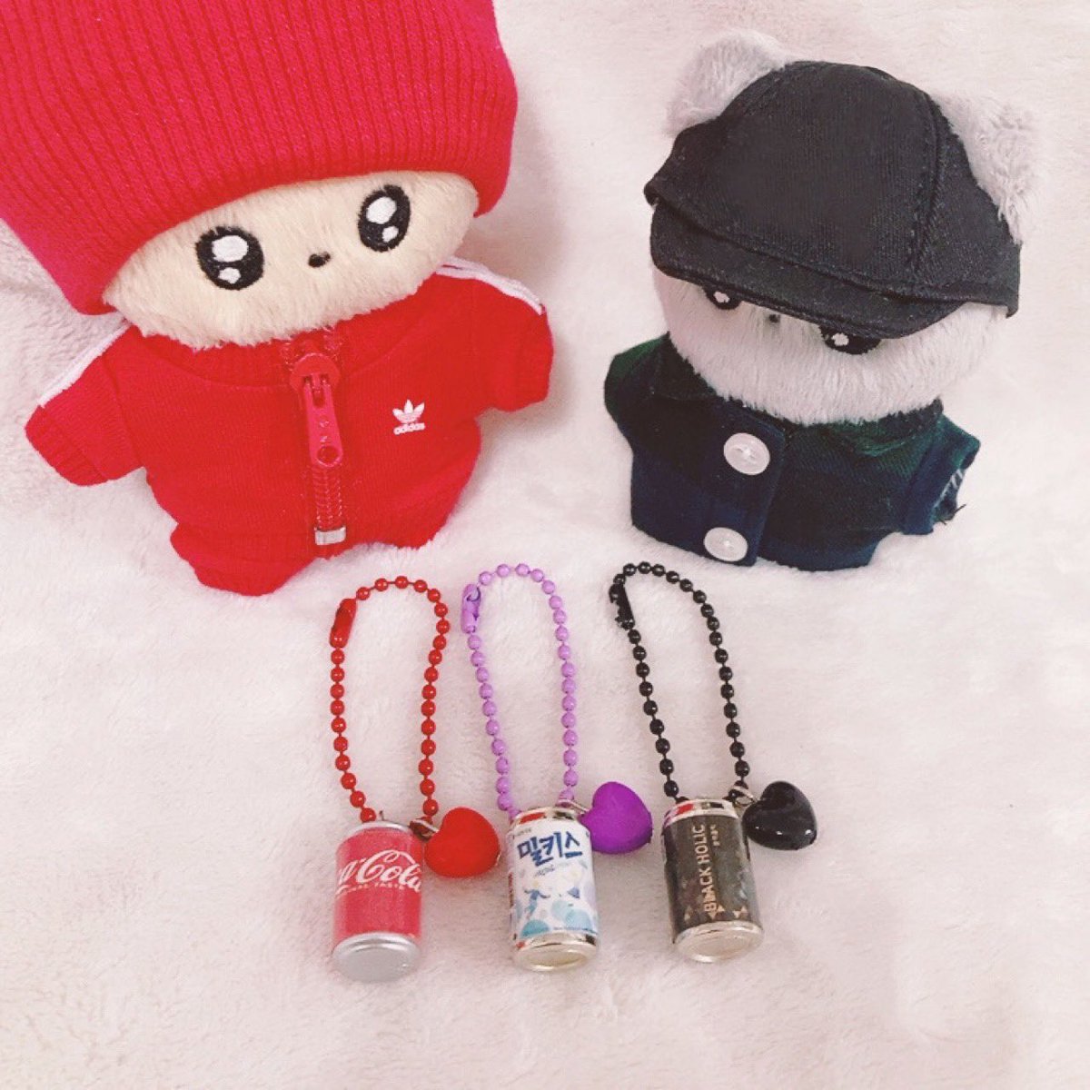 iii93x77iii's tweet image. 🎉 연하 데뷔 4주년 기념 #이벤트

❤️‍🔥#RT + #FOLLOW 만 해주세요!
❤️‍🔥참여해 주신 팡푸러분들 중 5분께

❤️‍🔥사진의 키링 3종세트 +
❤️‍🔥연하 우주 타투스티커 (낱개 1개)
      를 드립니다!

✔️당발 : 4주년인 4월 24일
✔️일반우편
✔️캔의 고리는 투명/금속 중 랜덤

애기 데뷔 4주년 장하다🥹🫶🫶🫶