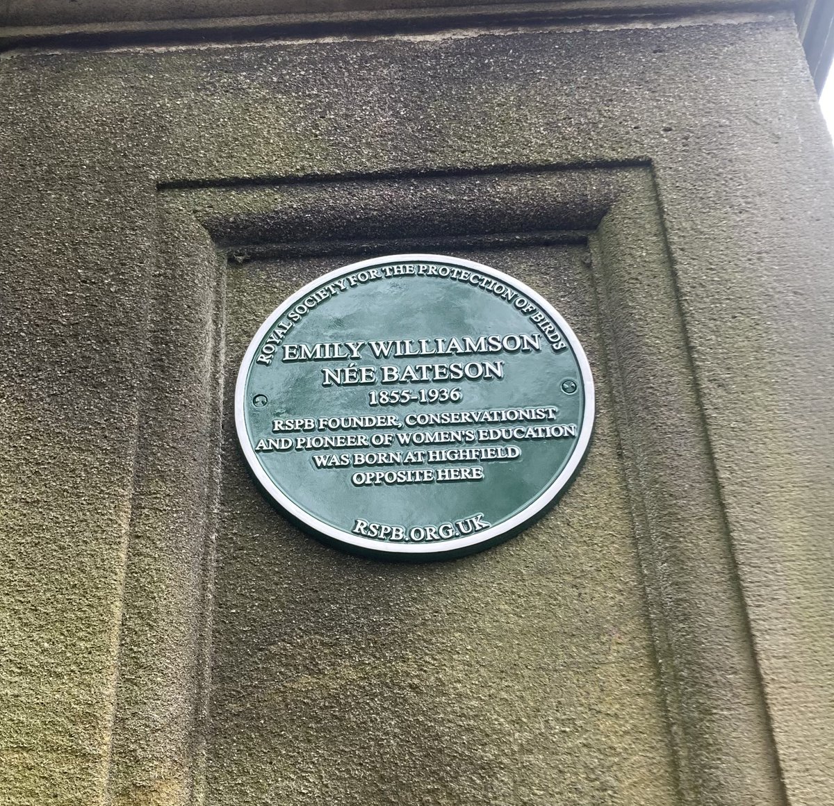 New plaque unveiled today <a href="/WilliamsonPark/">WilliamsonPark</a> opposite the birthplace of Emily Williamson: the co-founder of the Society for the Protection of Birds (later <a href="/Natures_Voice/">RSPB</a>) #LoveLancaster group.rspb.org.uk/lancaster/news…