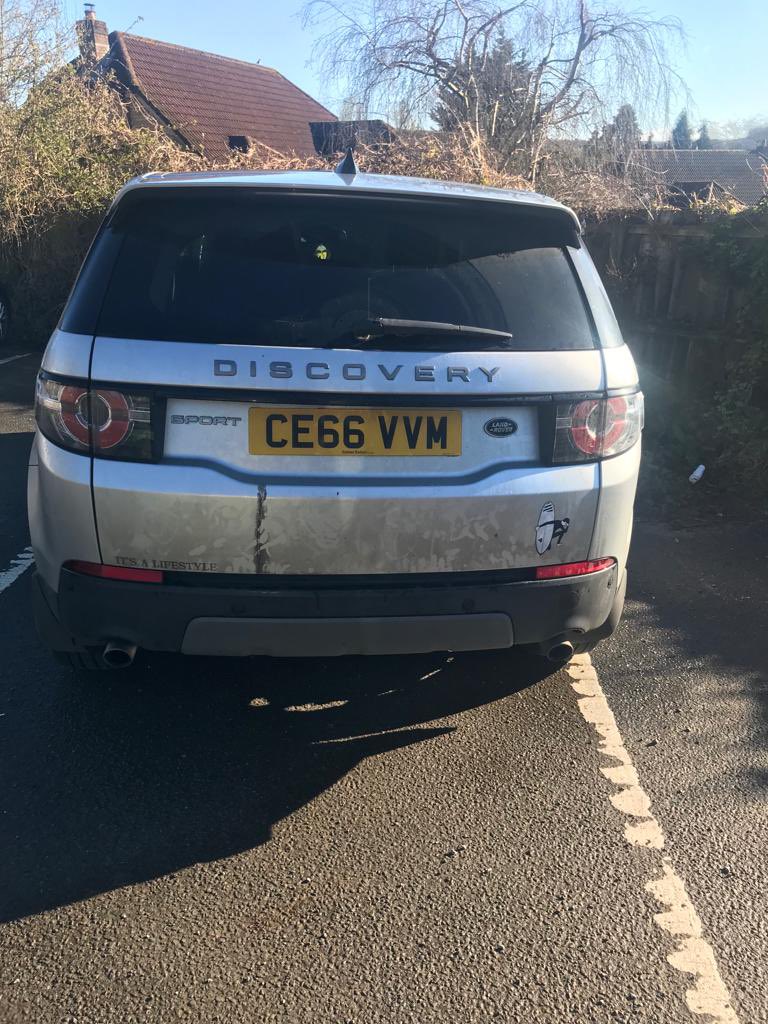 The owner of this car turns up at our course, takes his trolley through the middle of the first green and didn’t pay. Does anyone recognise who’s car this is? He told the greenkeepers that he would pay when he finished his round 😳😤🤨