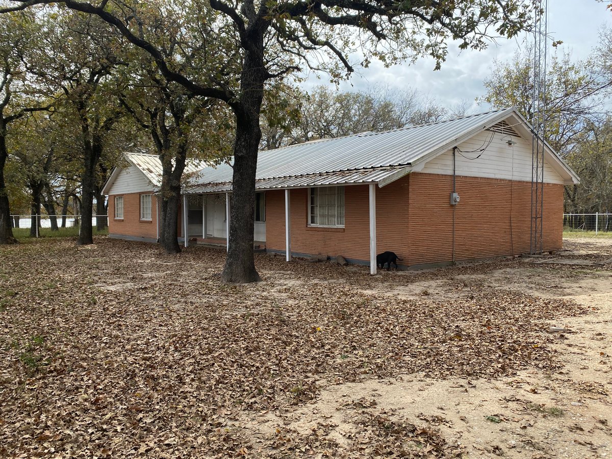 hlrbohunting's tweet photo. Texas hunting lease now available on HLRBO!

3100 +/- acres in Mclennan County. 5 miles east of Waco. Deer, Ducks and Hogs are the primary game. There are no turkey in this area. This land is divided by a county road. Part of the land is best suited for duck hunting while the larger section is better deer and hog hunting.  #hlrbo #hunting #huntinglease #hunters #deerhunting #duckhunting #hoghunting #landowners

Find out more today on HLRBO!

https://t.co/gt6tDzeOJ2