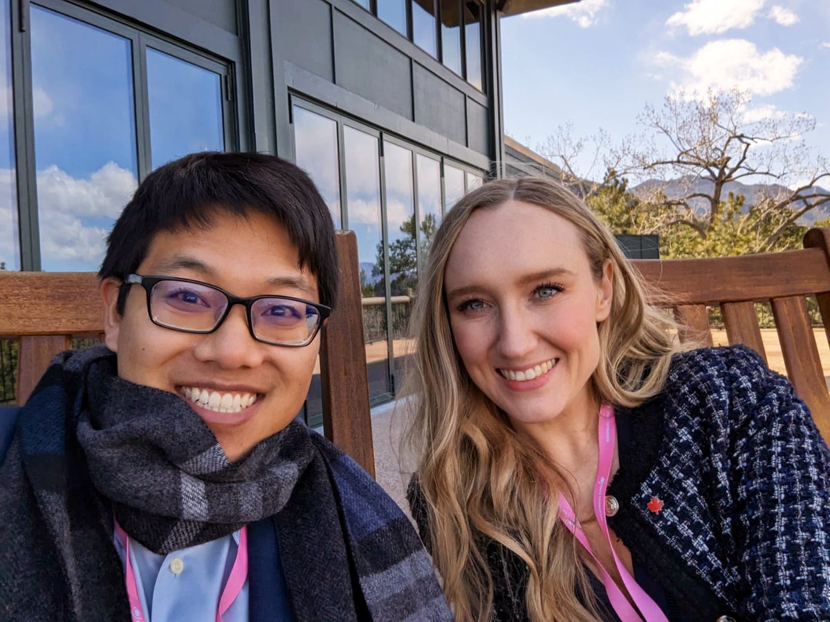 No better way to kick off day 2 <a href="/SGAC/">SGAC</a> #SGFF2023 then catching up with friends from previous #FusionForum editions! #ArtemisGeneration 🚀