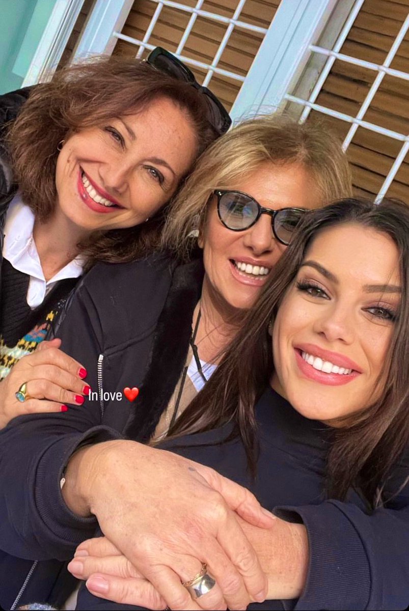donnalisi on Twitter &quot;La reazione del fandom 🥺🤭 donnalisi&quot;