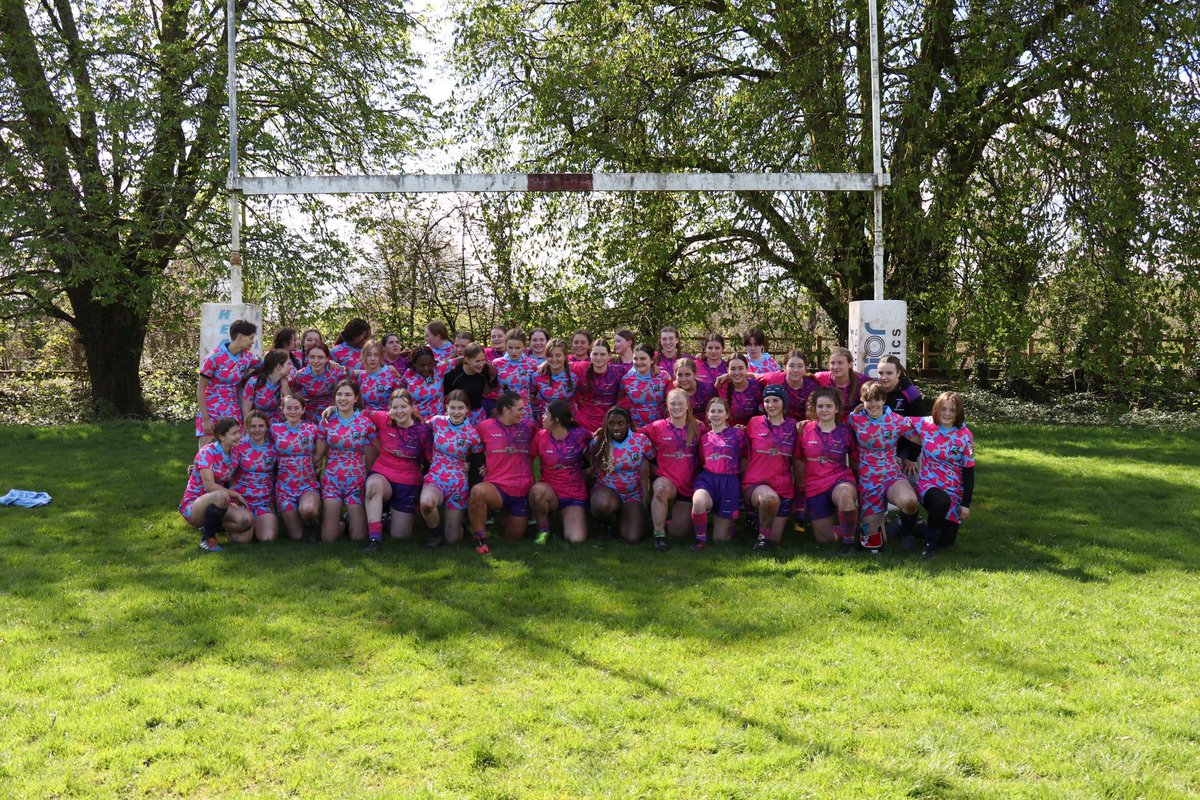 Brilliant 2games from @QuinsGirlsRugby . 2 fantastic  Wins and with many players not available. The commitment and support for each other is superb. What a team!!!#rugby #waleswomen #WRU #WALES #welshrugbyunion @WalesWomens