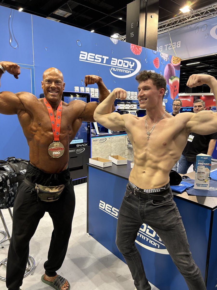 Simondi68456128's tweet image. Natty VS 40years old Bodybuilder 💥
#FIBO23