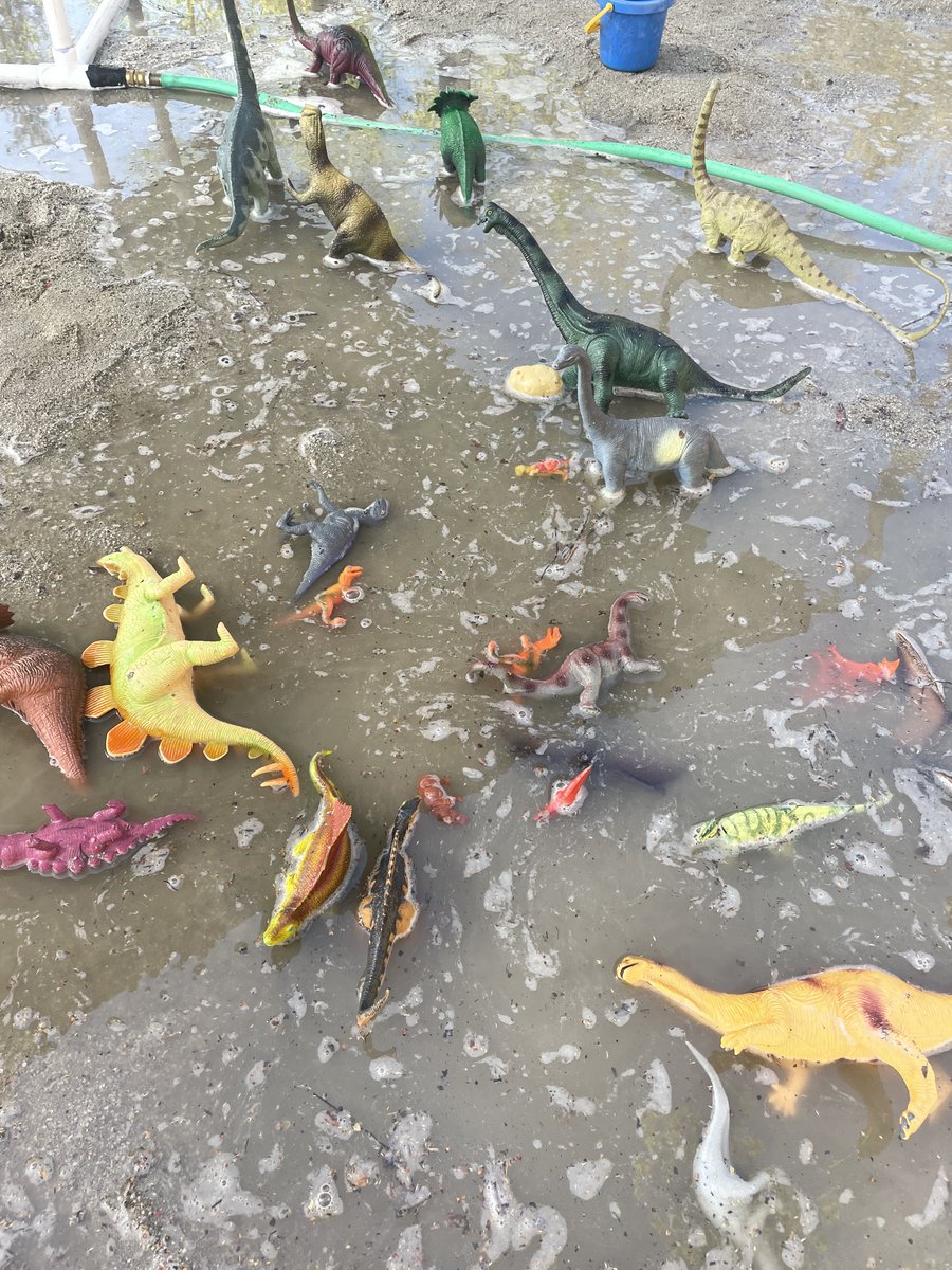 PreSchoolFamily's tweet photo. "We are the dinosaurs. Marching, marching. We are the dinosaurs, what do you think of that?" Laurie Berkner #dinosaurstomp https://t.co/Q7gZxjgAuA