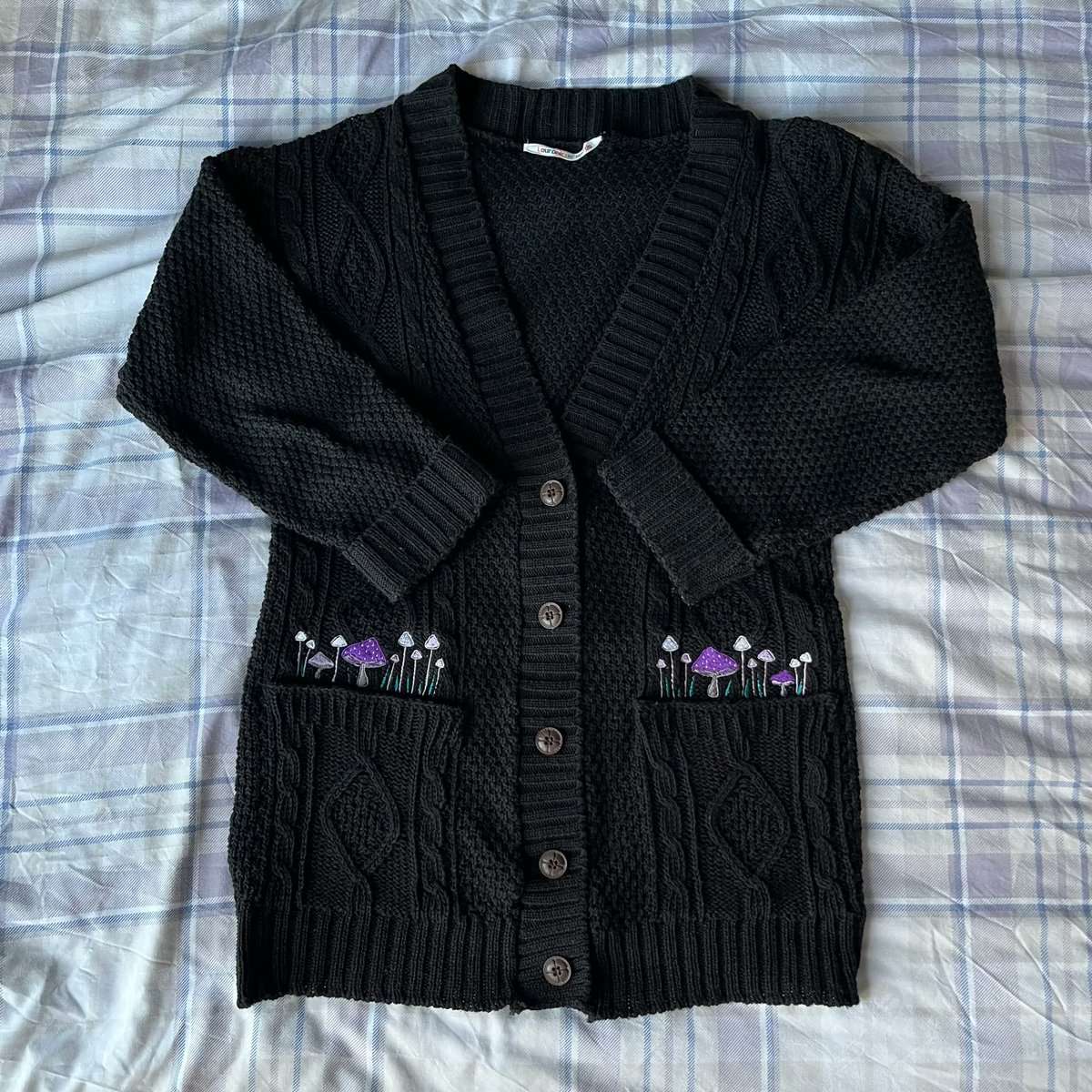 Lauranicus's tweet photo. New! These mushrooms look a little... spooky ๐ You guys loved my first Mushie cardigan that I just knew I needed to do a darker version! Available now to preorder on my shop - https://t.co/63eTfyEZcS
#darkcottagecore #gothiccore #softgoth #pastelgoth #fantasy #fae #mushroomsโฆ https://t.co/AdkGhPkp3k