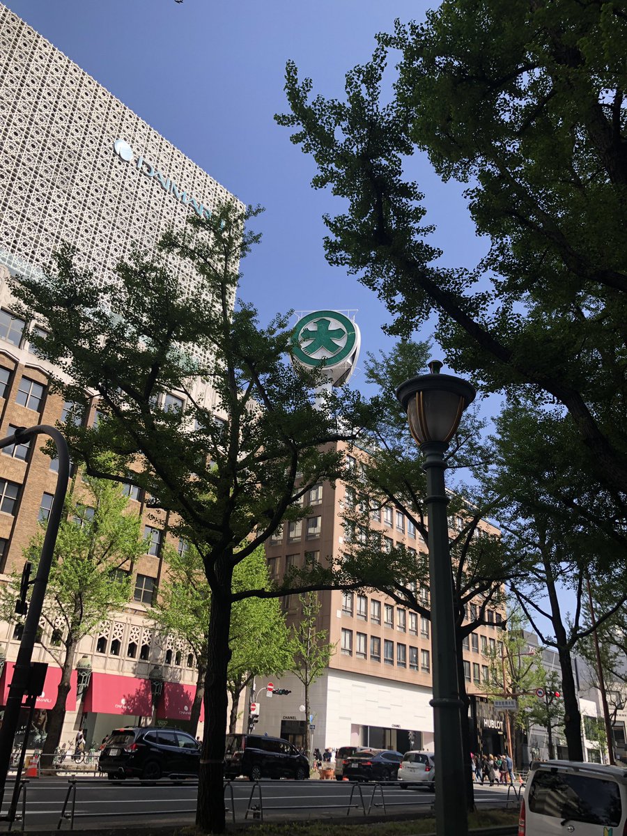 01kyon's tweet photo. 4月16日電車に乗ったのは何ヶ月ぶりかなー。
都会に出たのもひっさびさ。 https://t.co/ezP3AuTxee