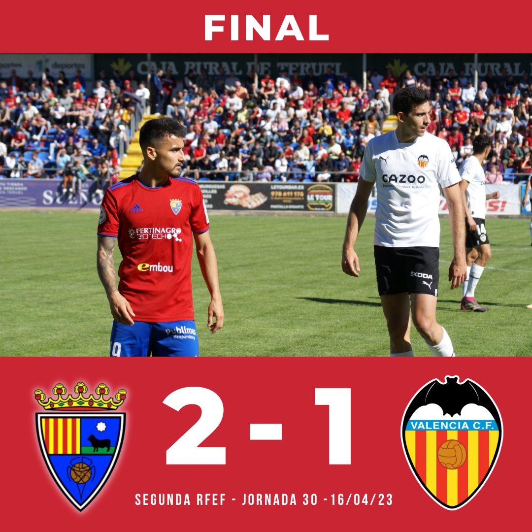TeruelCd's tweet photo. ⏱️FIN | 2️⃣-1️⃣ | ¡FINAAAAAAAAAL!

¡Y los tres puntazos se quedan en Pinillaaaaaaaaaa! Los goles de Villa y Cabetas le dieron la vuelta al marcador y le dan la victoria al Teruel en el partidazo ante el Valencia Mestalla.
¡Sois enormeeeees Teruel!

#TeruelValencia ❤️💙 https://t.co/qQBGUPGpmL