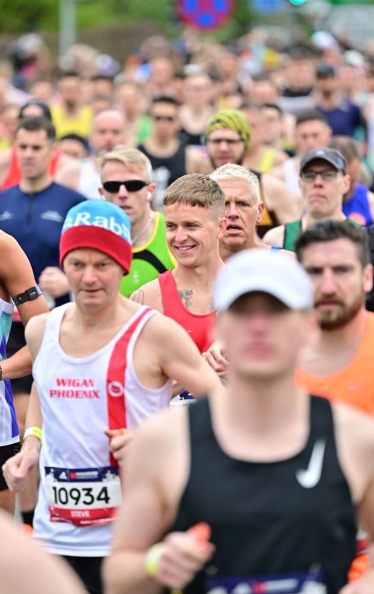 foxy5794's tweet photo. My amazing son smashing the marathon this morning ๐โโ๏ธโญ๏ธ๐
#RLCRunners #manchestermarathon2023 #runners #running #marathon https://t.co/TUzg2yPiHi