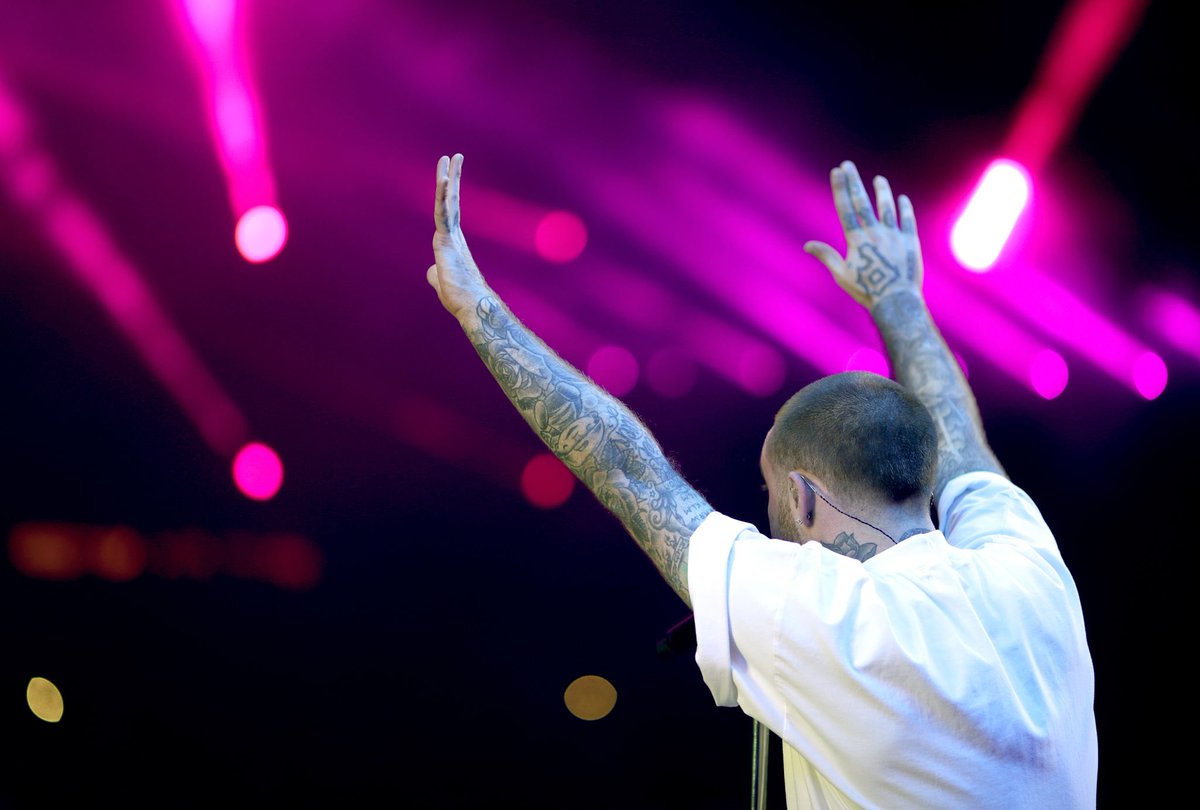 _c_l_o__'s tweet photo. Mac Miller at Coachella 2017 https://t.co/YwHScJ0uCG