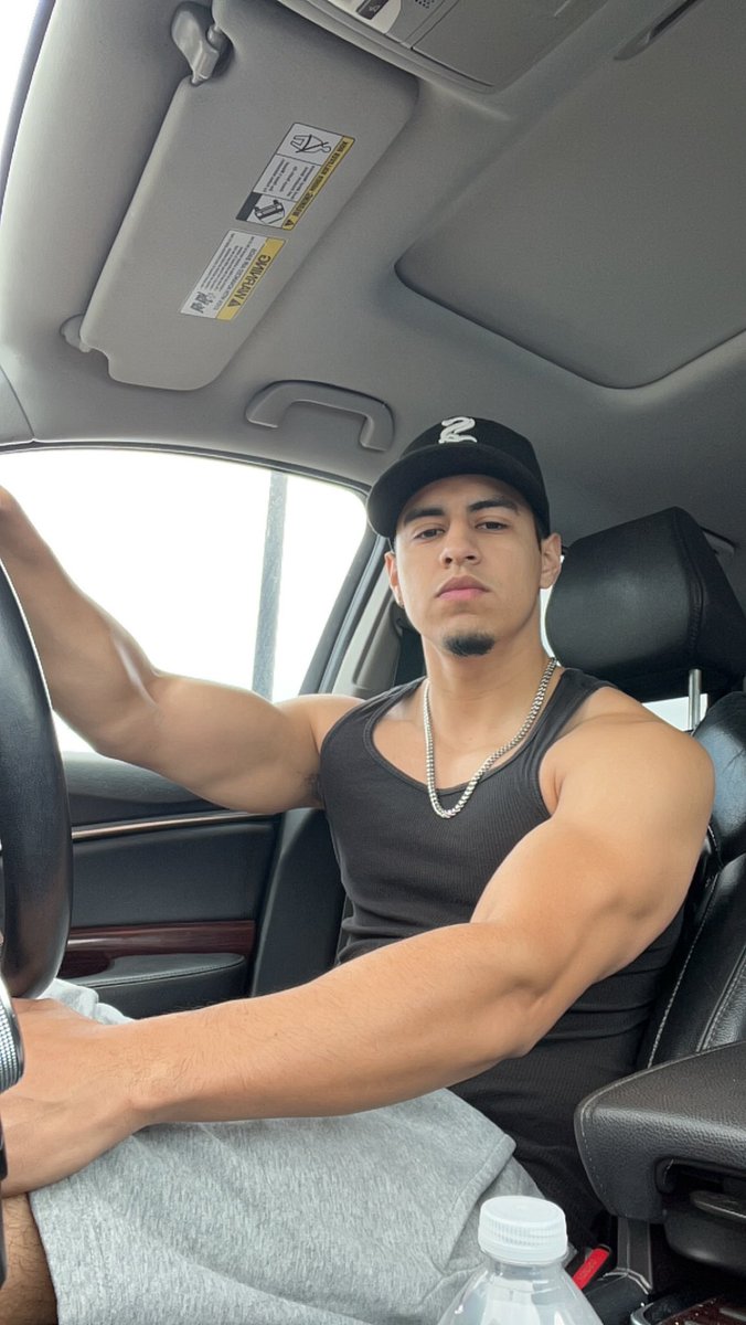 officialvxder's tweet photo. Arms lookin plumpy https://t.co/ThMsQ38dXU
