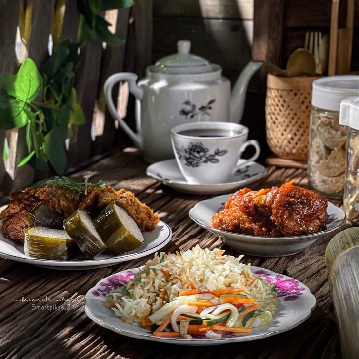 NURALYAFATINI_'s tweet photo. People often question whether there is enough food supply in conjunction with Aidilfitri this time?

#COM201 
#MC1102C2023
#Aidilfitri #Eid2023 https://t.co/QPWIzpCavz
