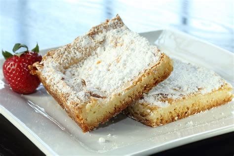 RuoccoJennifer's tweet photo. @KaiShappley @jack_turban Toasted ravioli, thin crust pizza cut into squares, and gooey butter cake. https://t.co/5nxvlkTPXK
