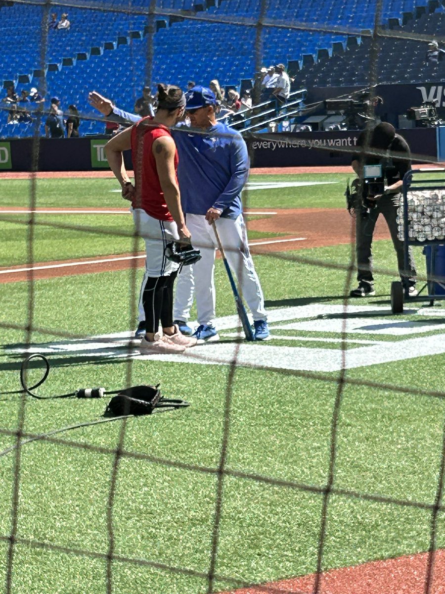 biggles14's tweet photo. Another beautiful day for blue jays baseball #openroof https://t.co/S9ZyiXO04g