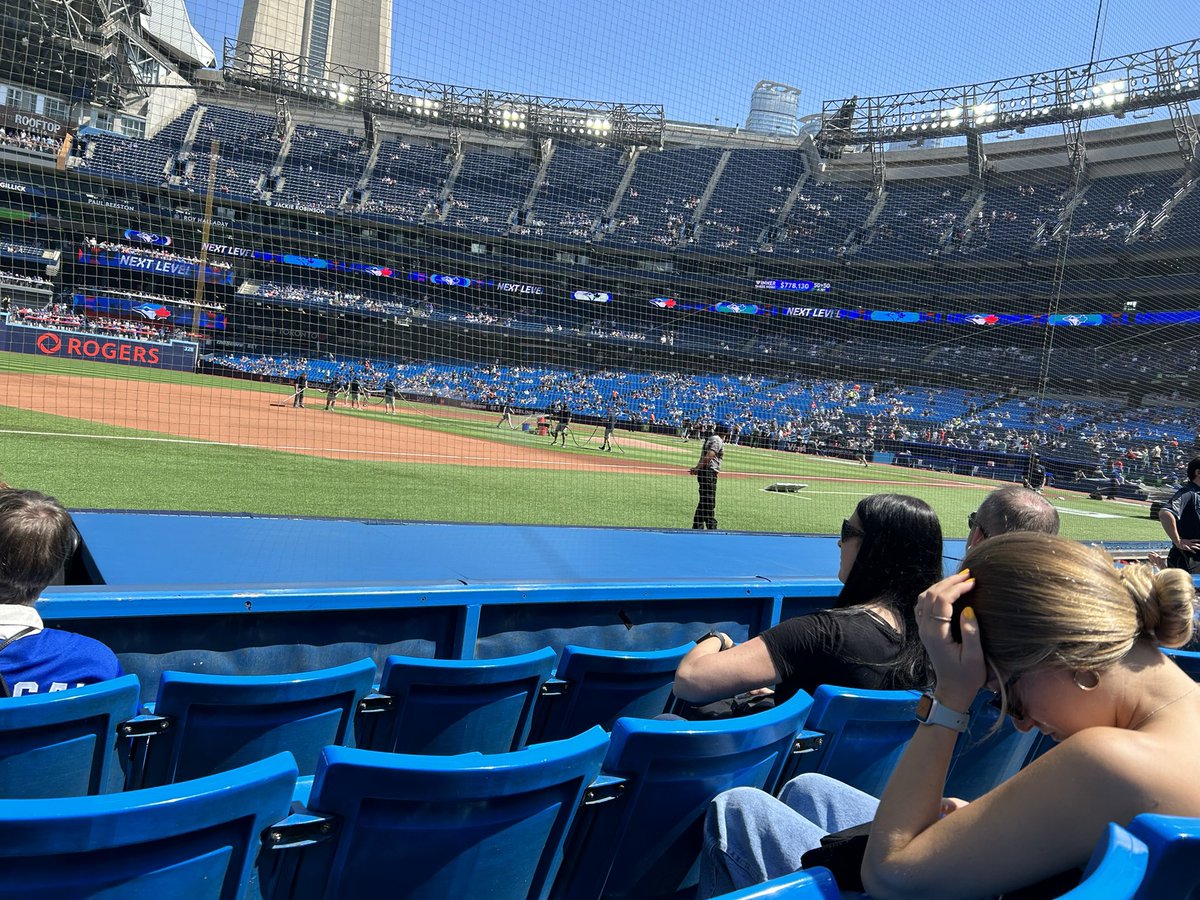biggles14's tweet photo. Another beautiful day for blue jays baseball #openroof https://t.co/S9ZyiXO04g