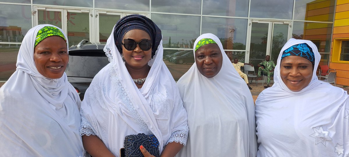 Celebrating Iftar with Mr Governor  Arakunrin <a href="/RotimiAkeredolu/">Arakunrin Rotimi Akeredolu</a> 
May Allah accept our prayers for the state and nation.