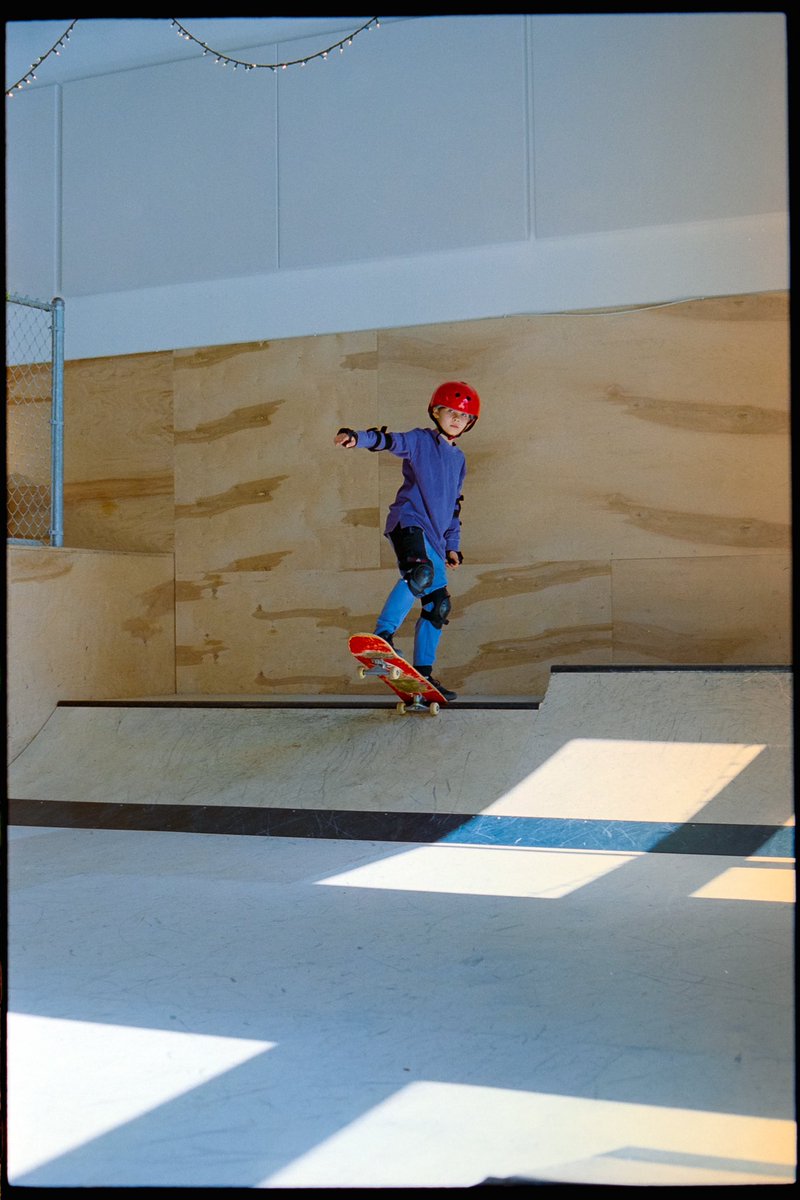 pashakolonifa's tweet photo. SKATEYOGI #leicam6 #madewithkodak #kodak https://t.co/PjwLTdktEt