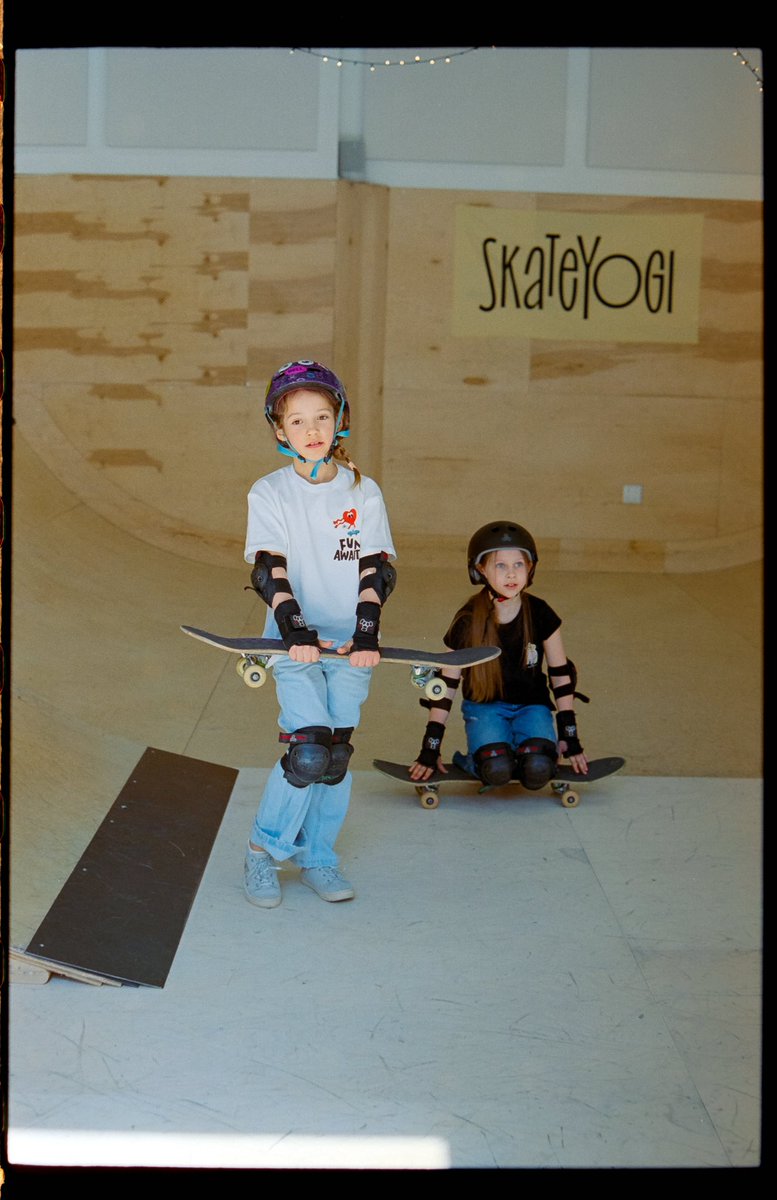 pashakolonifa's tweet photo. SKATEYOGI #leicam6 #madewithkodak #kodak https://t.co/PjwLTdktEt