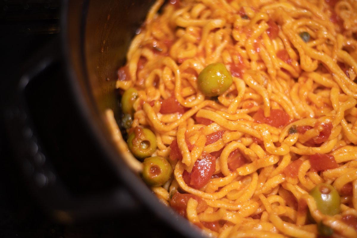 ryuyaamao's tweet photo. トマトを練り込んだパスタ & STAUBで浅利の白ワイン蒸し🍾
#Leica #Summicron #7elements #Pasta https://t.co/Zx5m8mqgE4