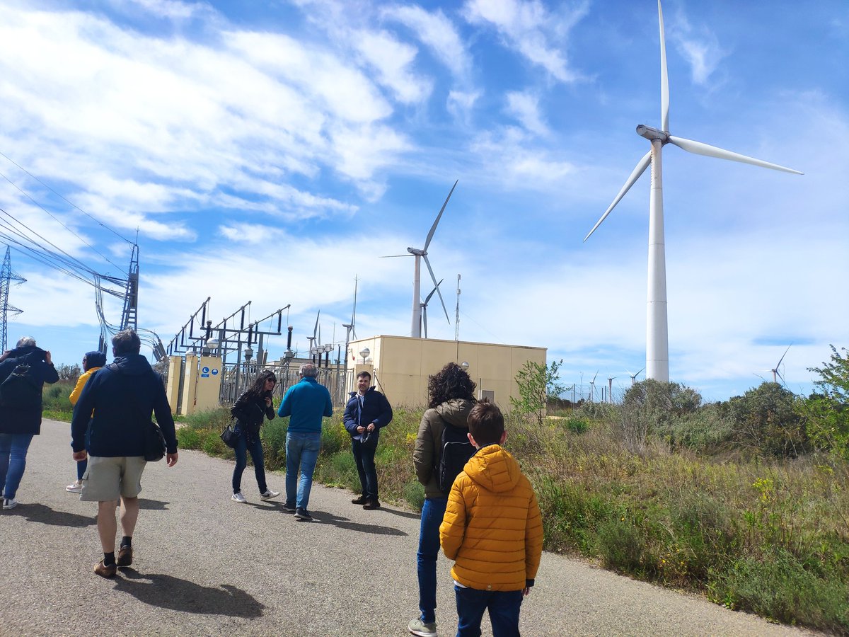 Avui la Comunitat Energètica Vilanoveta hem realitzat una visita a @almia_energy  per seguir treballant la #culturaenergètica a la nostra entitat. Hem completat la sortida amb una visita al museu d'en Pepe Guillermo 100% recomanable. #Almatret un poble del Segrià per redescobrir!