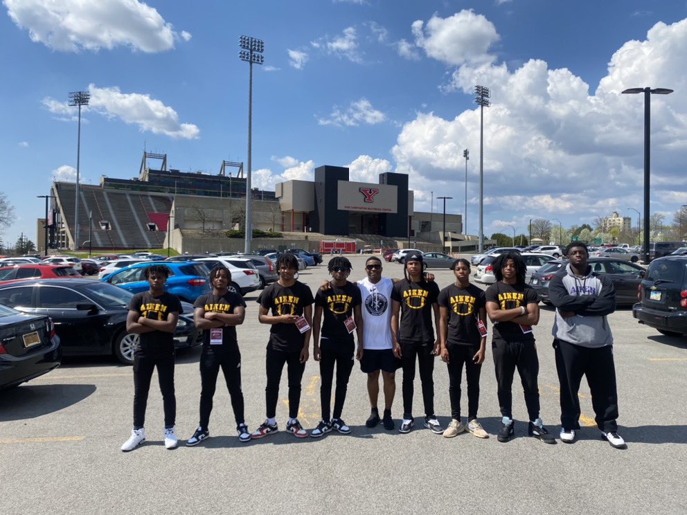 Thank you <a href="/CoachDukes_/">Christian D. Dukes</a> for the invite to the spring game. I enjoyed being in the facility and experience. I look forward to coming back❤️🐧.<a href="/CoachDuka/">Harry McCall</a> <a href="/AikenRecruits/">Aiken Football</a> <a href="/CoachMelJohnson/">Mel J</a>