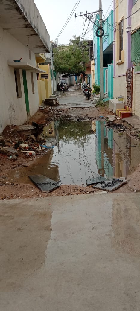 AbdulRa28240716's tweet image. These CC Road work has been pending from more than 5 months &amp;amp; also two drainage manholes also got damaged long back.There was no sanction for these road But Contractor have damaged the road &amp;amp; common people are facing issue.Please resolve these issue @GHMCOnline