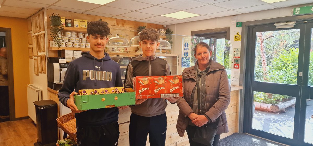 CATCHLeeds's tweet photo. 2/2) Thank you to Marshall Wooldridge Insurance Brokers, @MorleyGlassGlaz and @Morrisons Harehills for donating CATCH Easter 🐣 eggs. You have made lots of children and families happy during this special time of year. #ActsofRandomKindness #ARK #BusinessInTheCommunity https://t.co/jnIqeNlqko