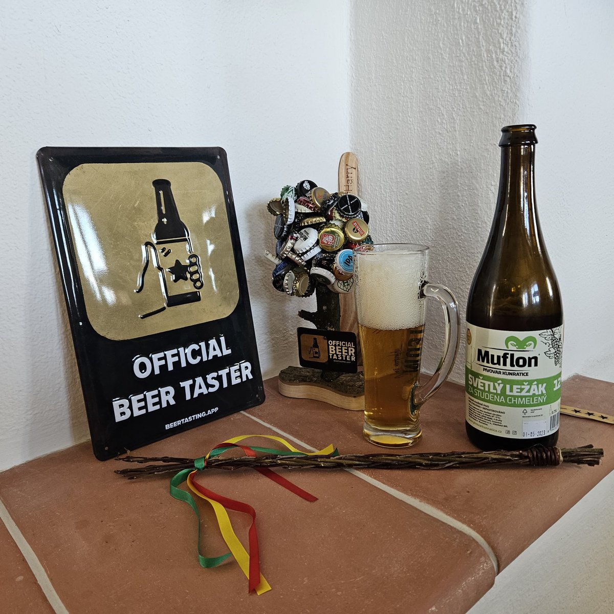 Harry_Mitt's tweet photo. Woah... Heute Hammergeiles #Muflon #Světlý #Ležák. Richtig süffiges #Lager. 👍😎🍻🍺😍 #craftbeerhour #bier #beergeek #BierKultur #beertime #pivo #Prost #nazdraví #beerporn #BeerTasting #BeerTastingclub #beer #beerbeerbeer #fump #biertest https://t.co/ndPhfqOT4y