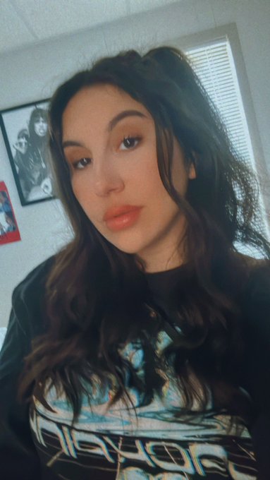 🌀🌀🌀😵&zwj;💫 u wanna kiss me so bad 😵&zwj;💫🌀🌀🌀 https://t.co/w2NCuoLCql