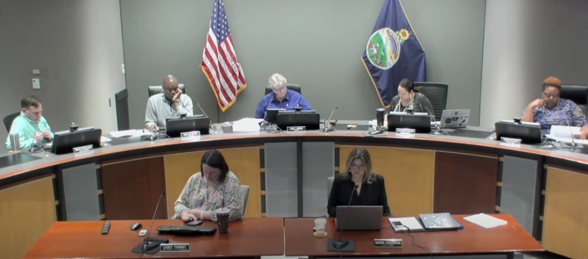 The Lawrence City Commission has proclaimed April as Fair Housing Month. Mayor Lisa Larson asked the people of Lawrence to join her in reaffirming our obligation to fair and equal housing for every person.
livewelldgks.org/CivicAlerts.as…