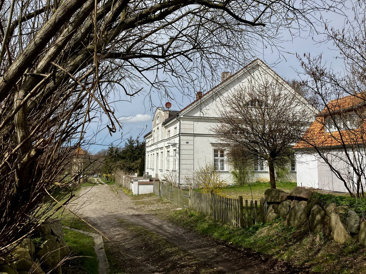 RuegenOutdoor's tweet photo. #Streifzug über die #Insel #Rügen - von #Lancken #Granitz über #Burtevitz, #Gobbin und den #Teschenberg nach #Neu #Reddevitz + den #Burgwall - https://t.co/qfKhO7H8e5 https://t.co/1t9aJsWOMu